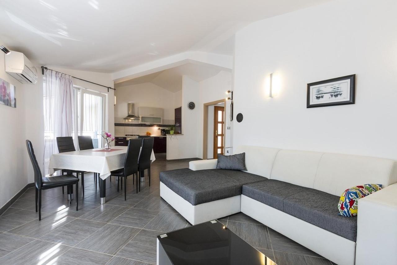 Apartment Carmen Pola Esterno foto