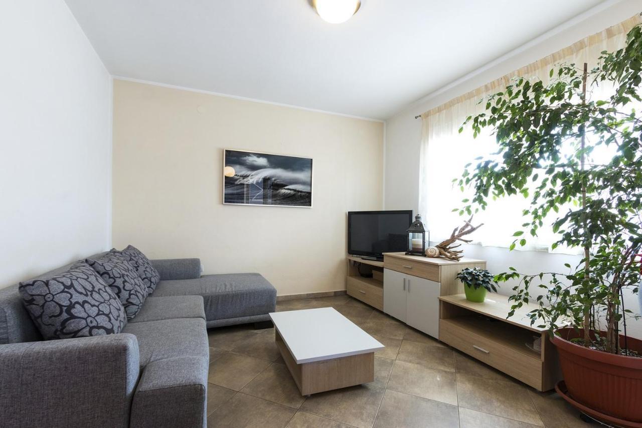Apartment Carmen Pola Esterno foto