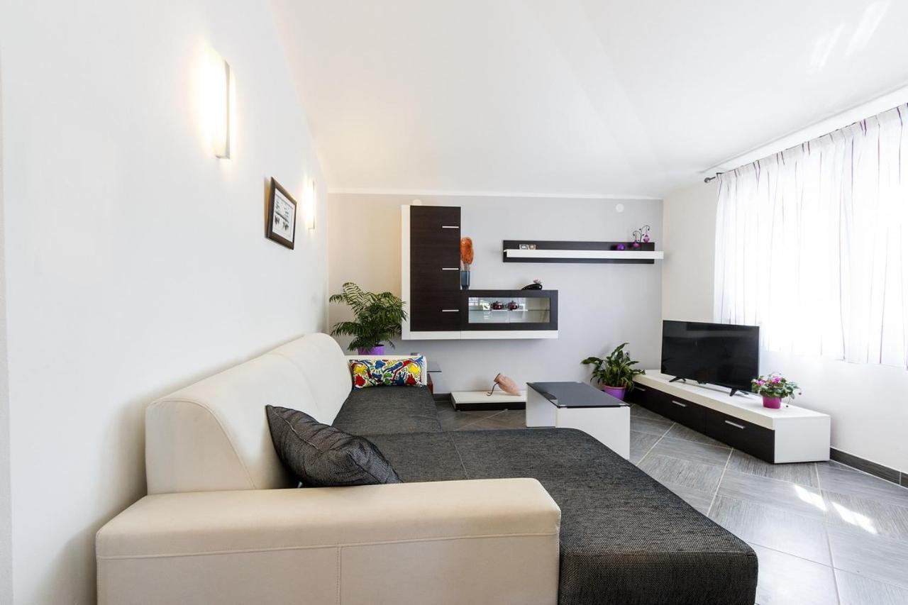 Apartment Carmen Pola Esterno foto