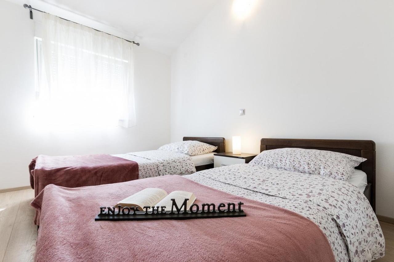 Apartment Carmen Pola Esterno foto