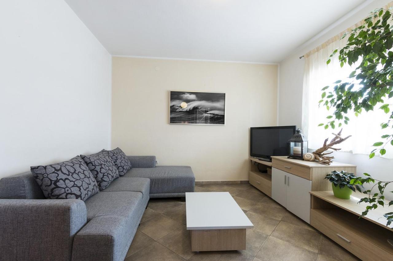 Apartment Carmen Pola Esterno foto